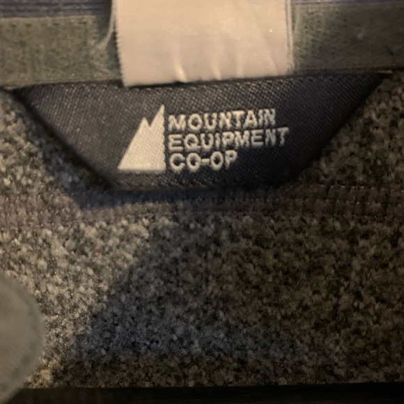 MEC sweater - Picture 2 of 2